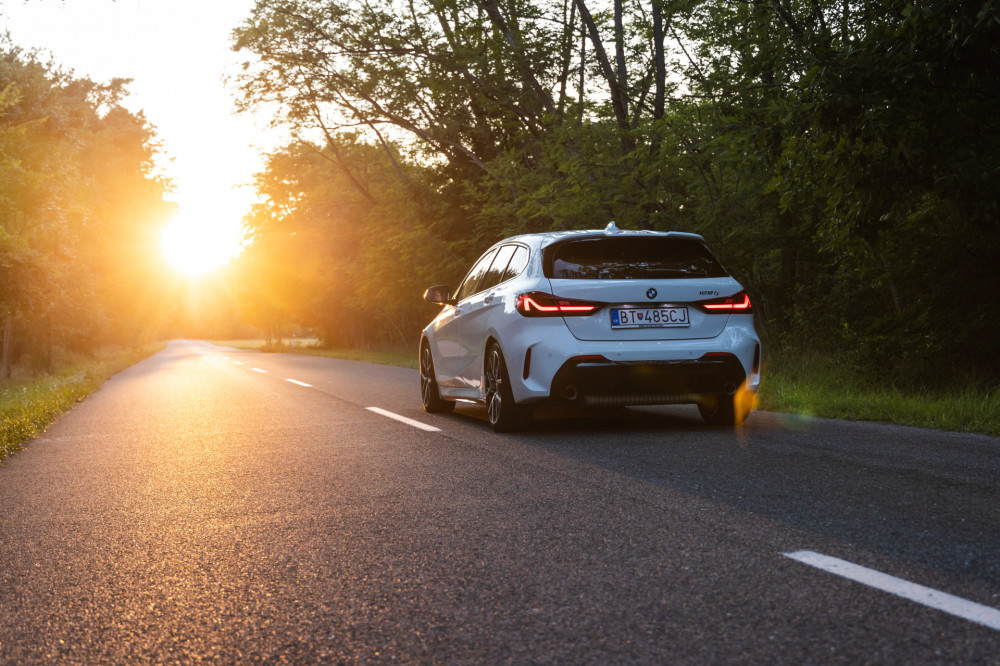 BMW 128ti vs. Volkswagen Golf GTI Clubsport